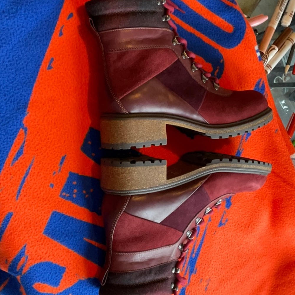 Earth Tessa Booties in Garnet Multi Size 9.5, NWOB - Picture 6 of 16